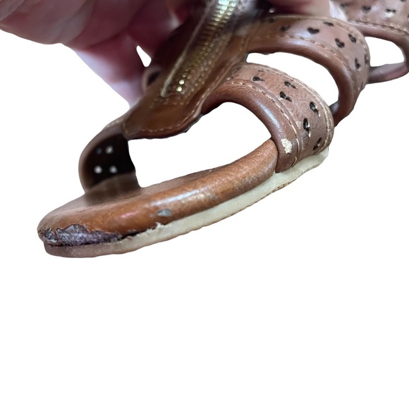 Michael Kors Gladiator Sandals Girls Size 13, Tan/Brown In colour - Picture 12 of 16